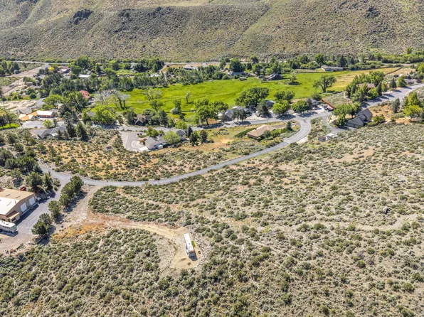 18 Knoll Dr, Carson City, NV 89703