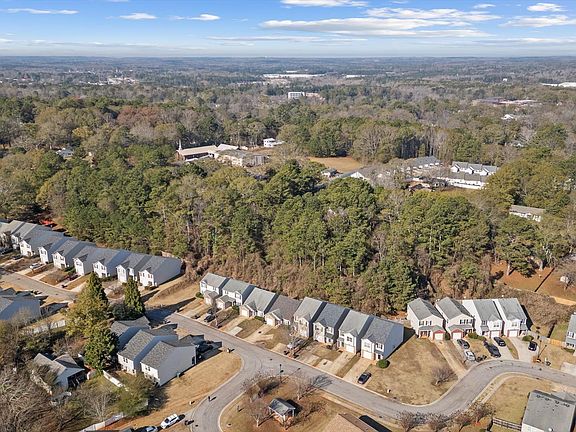 2nd image of 138 Alton Cir