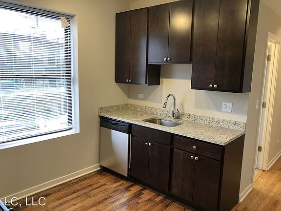 4th image of 4815-21 N Christiana Ave #1W