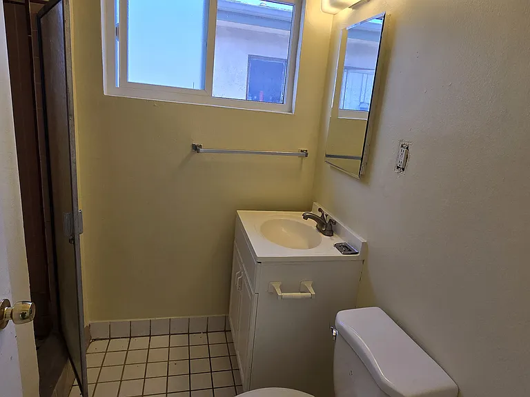 1947 S Sherbourne Dr #6 — Photo 12