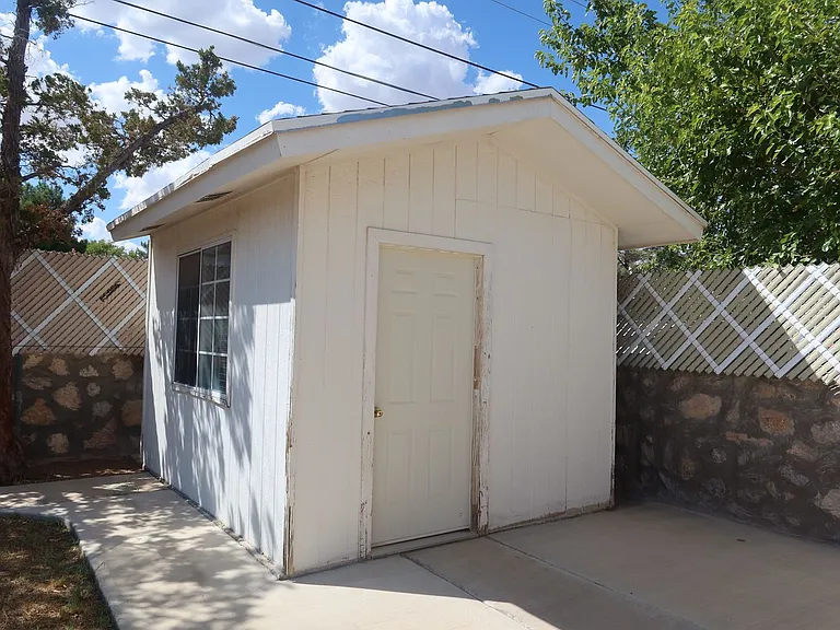 10345 Biscaine St — Photo 31