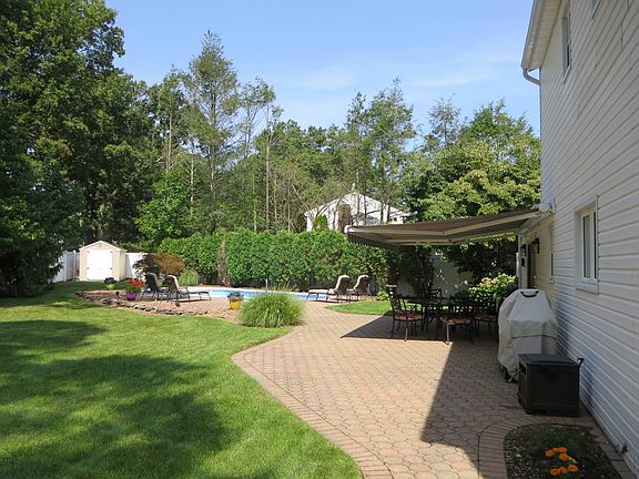 2nd image of 5 Ruwaner Ct