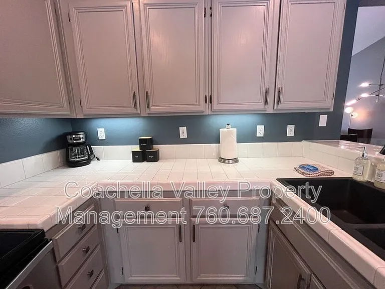 2162 Shannon Way — Photo 24