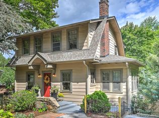 30 Aurora Dr, Asheville, NC 28805