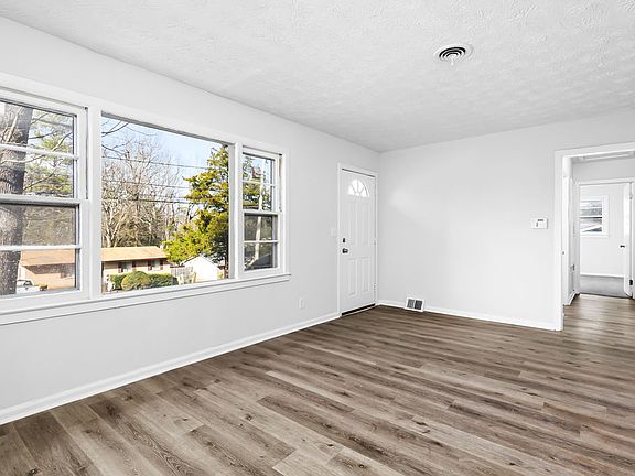 2nd image of 20 Wickham Dr