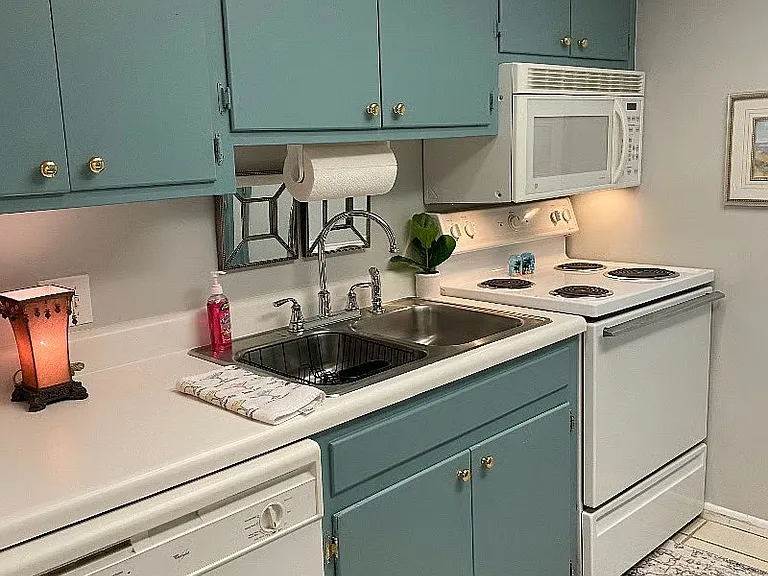2100 W Beach Dr #H204 — Photo 5