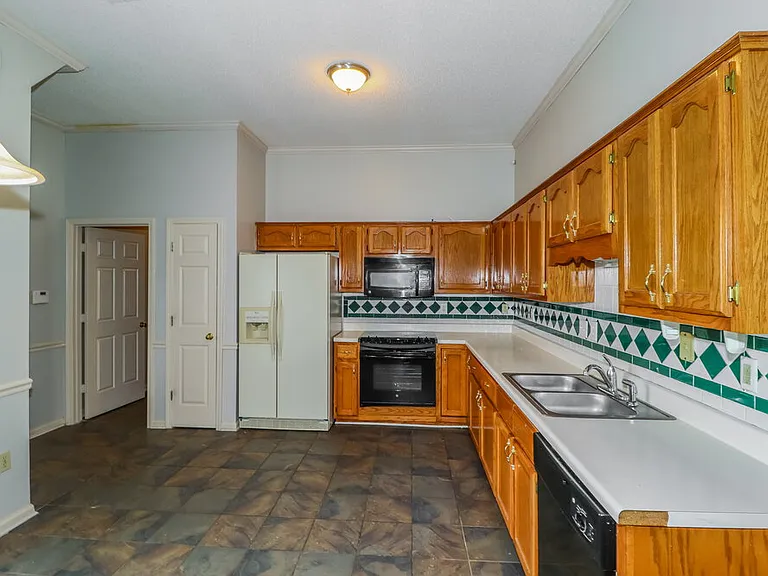 1964 Bohemia Dr — Photo 7
