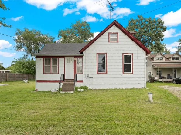 1112 N River Rd, McHenry, IL 60051