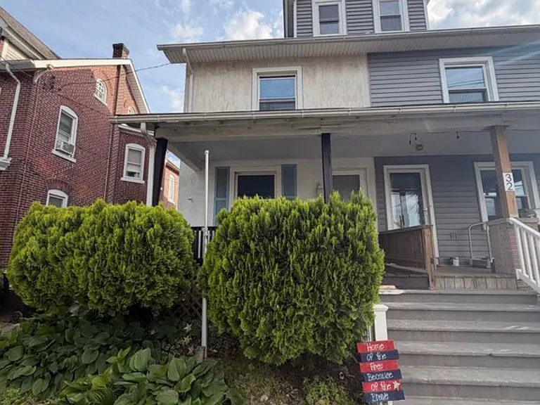 30 W 6th St — Photo 1