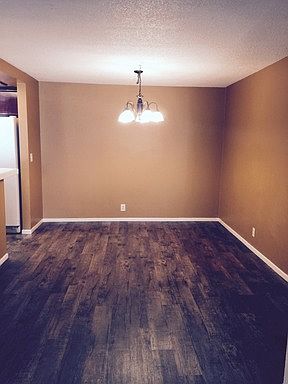 5th image of 15511 Sherman Way APT 32