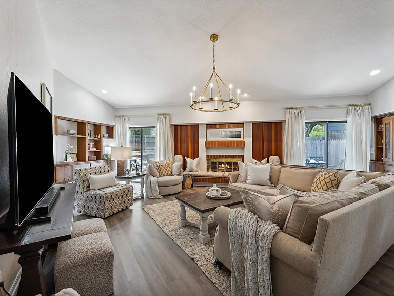 3911 Morrison Cir — Photo 4