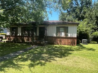 2 Elizabeth Ave, Chickasaw, AL 36611