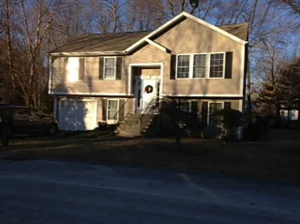 103 Vineyard St, Woonsocket, RI 02895