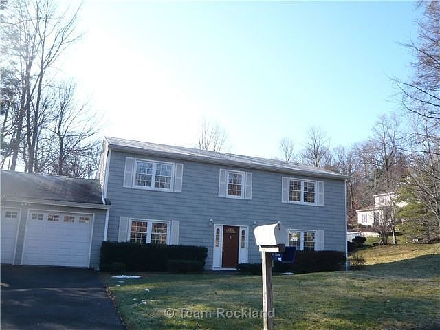 2nd image of 2 Pelham Ct