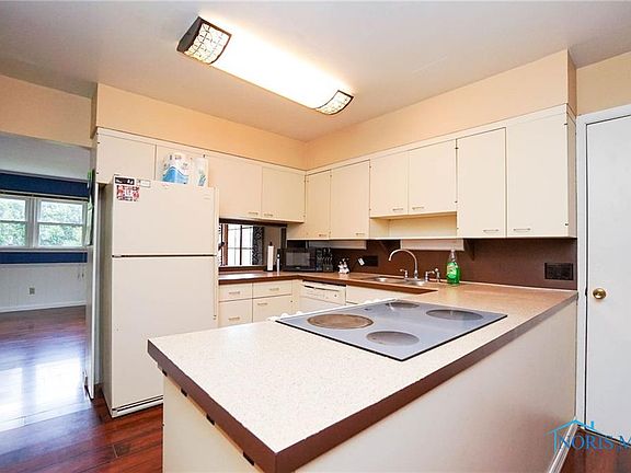 5th image of 347 Mona Ln