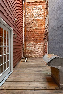 Rented by Compass | media 7