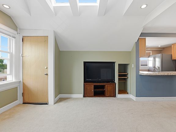 2nd image of 41 Beekman St #3