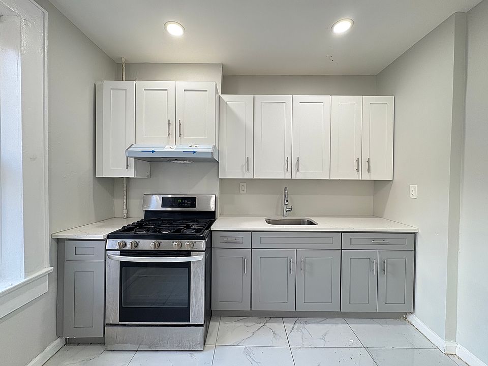 1st image of 122 Bergen Ave #1