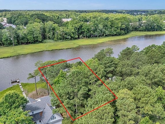 3rd image of 72 Boston Dr