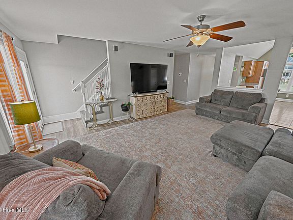 3rd image of 636 Millbrooke Circle