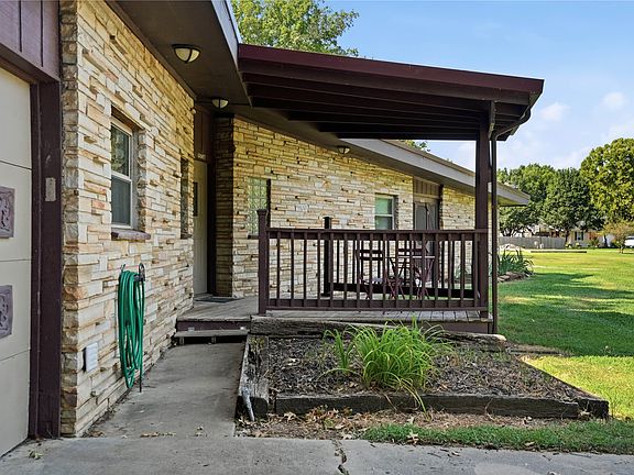 3rd image of 1513 Bowden Pl