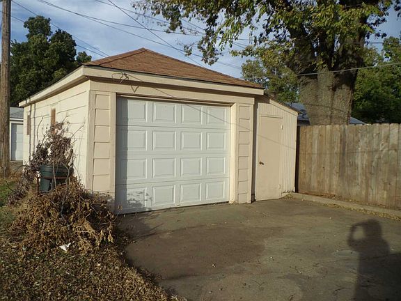 4th image of 116 E Birch Ave