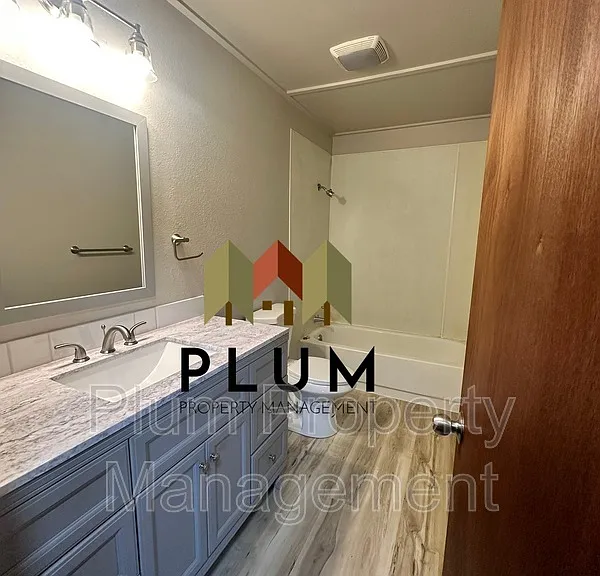 809 Bulwer St #D — Photo 14
