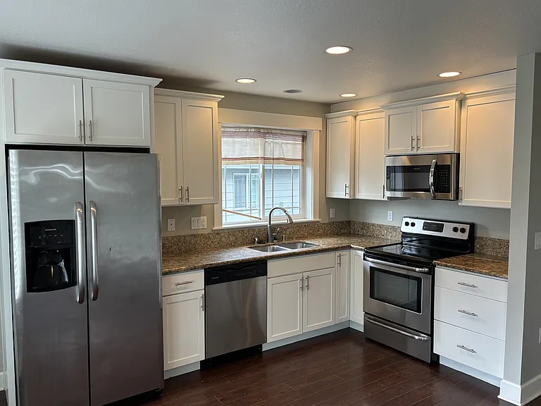 905 Pacific Surf Ave SW — Photo 5