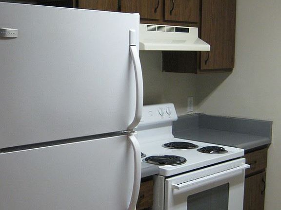 5th image of 3327 SW 31st Dr APT 12B