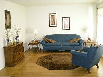 4th image of 2737 Lincoln Ave