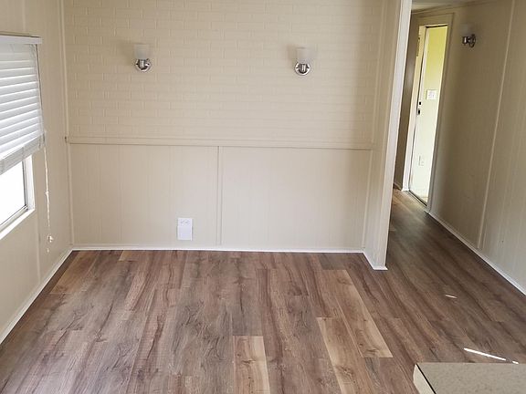 4th image of 8149 Toledo St