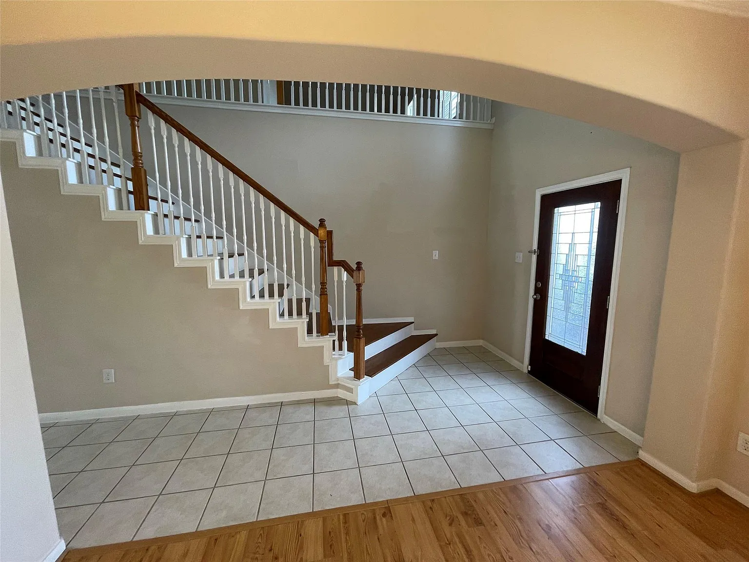 4 bed, 2.5 bath, 2291 sqft, $2,300 — Photo 3