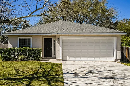 7533 International Village Dr Photo 1