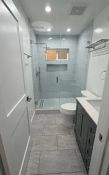 2638 N Frederic St #101 — Photo 17