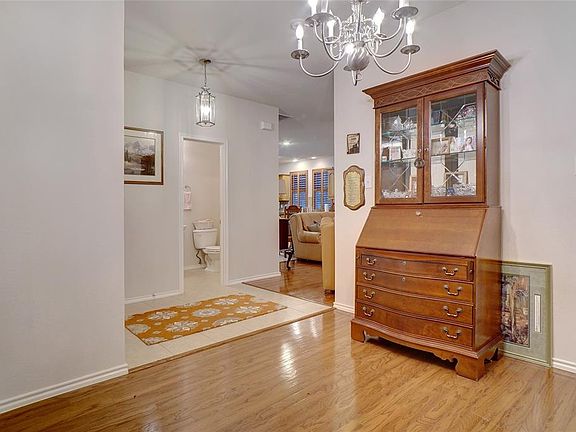 5th image of 12921 Glenville Ct