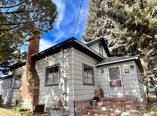 910 1st St, Haines, OR 97833