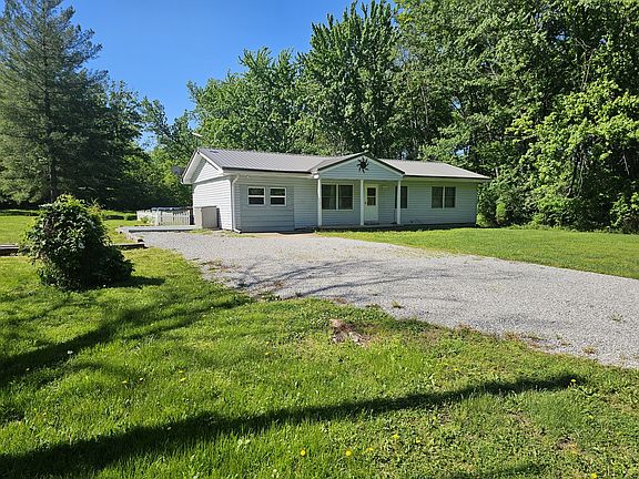 2nd image of 450 W Saddle Club Rd