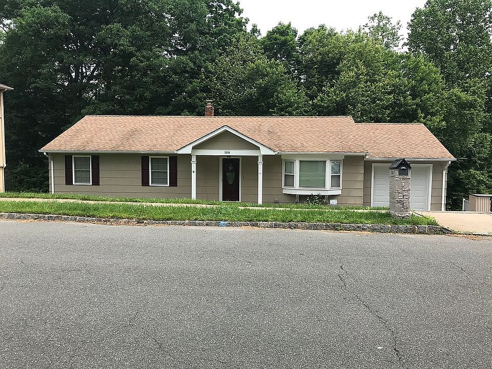 1st image of 108 Lionshead Dr W