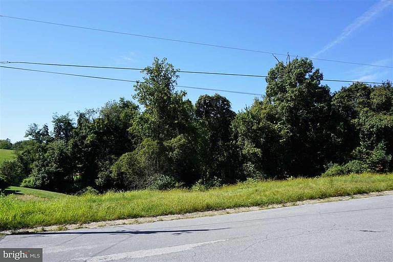 2nd image of 44 Circle Dr