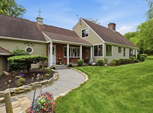 95 Mountain Rd, Hampden, MA 01036