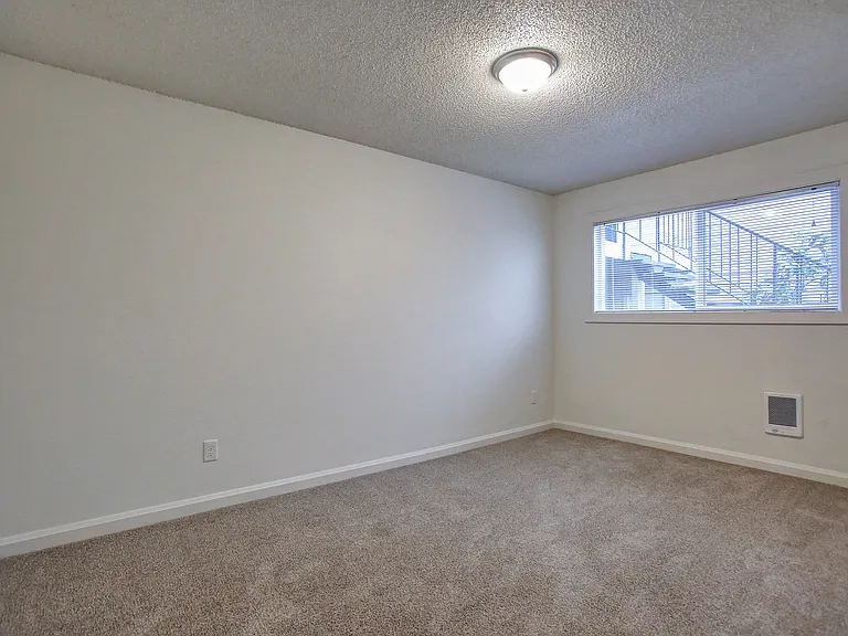 Ironwood Apartments — Photo 27