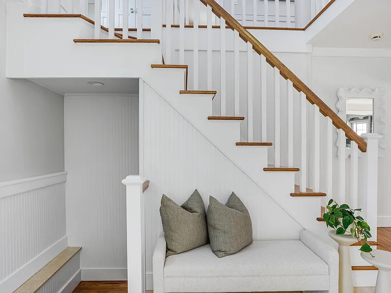 335 E Lake Dr — Photo 13