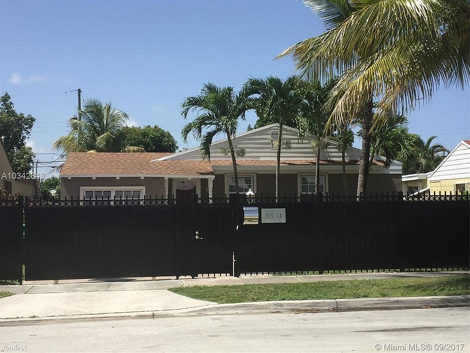 1831 SW 17th Ter