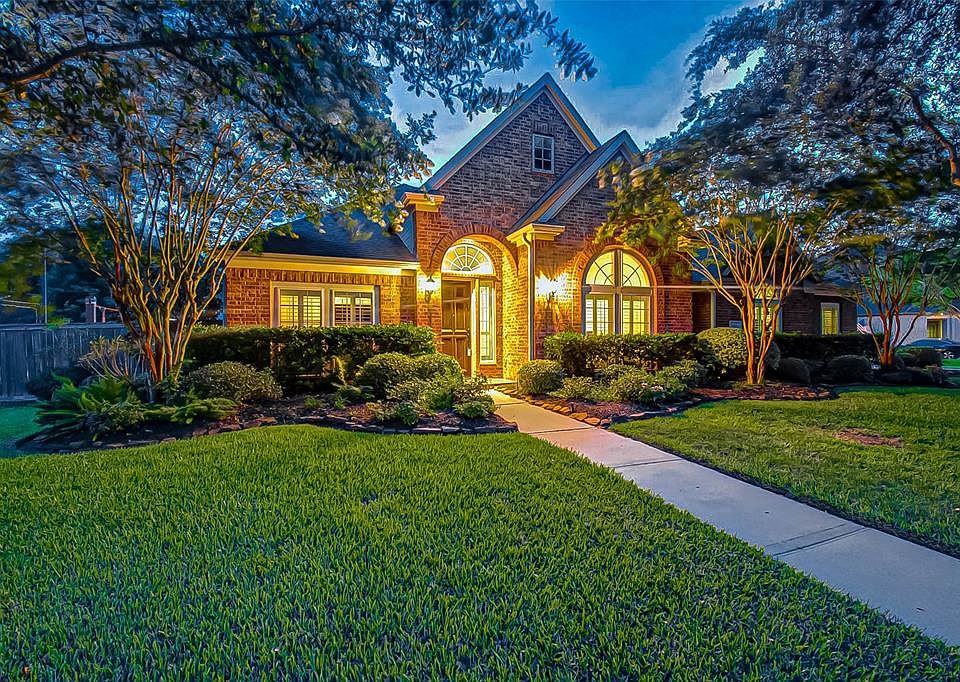 1st image of 2304 Paradise Canyon Dr