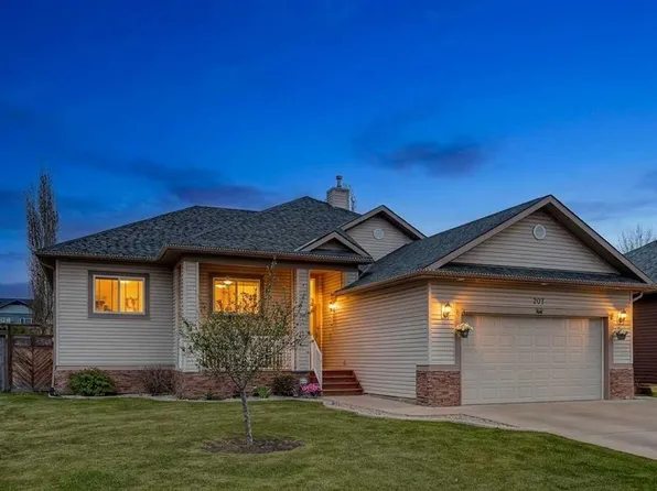 207 E Strathmore Lakes Bnd, Strathmore, AB T1P 1Y9