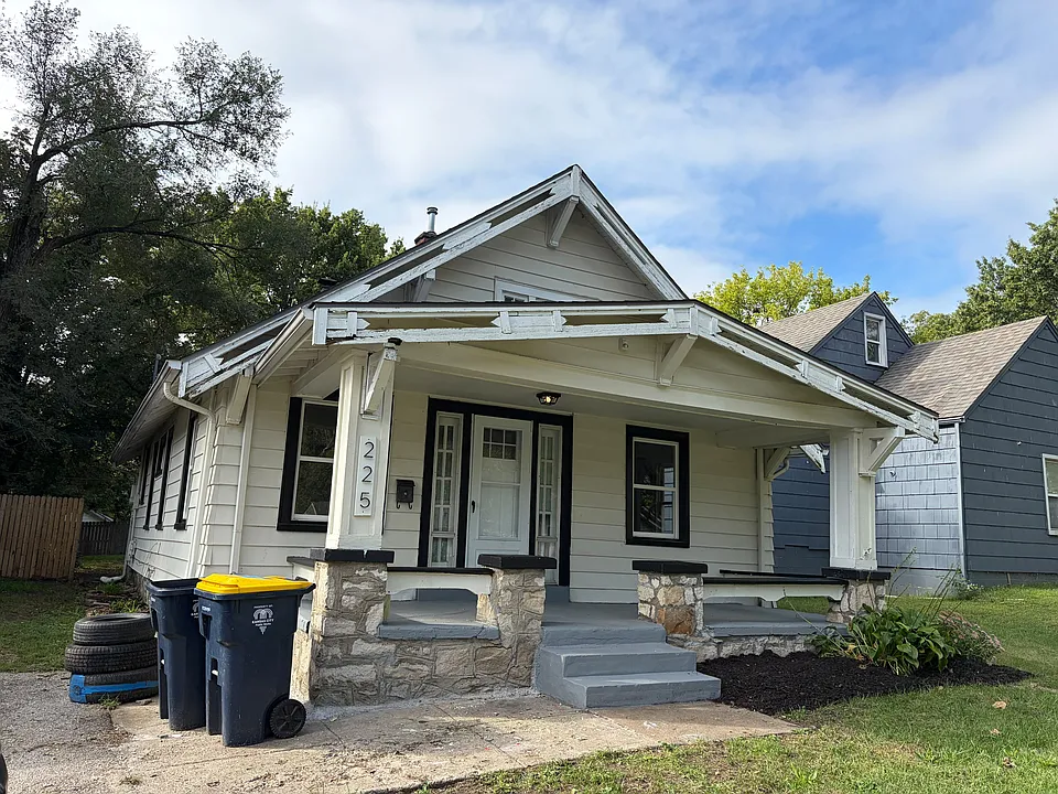 225 W 82nd St