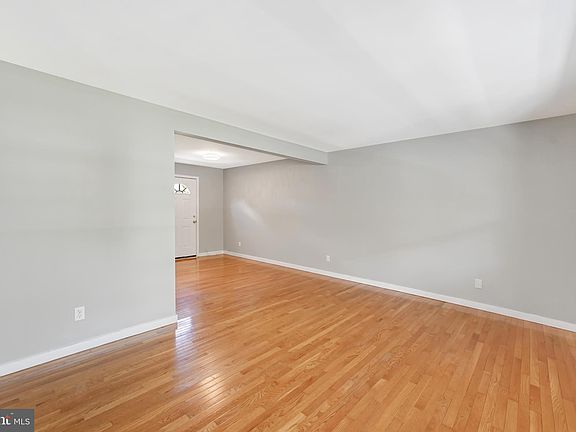 5th image of 1552 Duff Land Dr