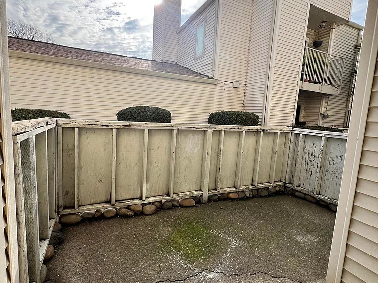 700 McCoy Ct #24 — Photo 17
