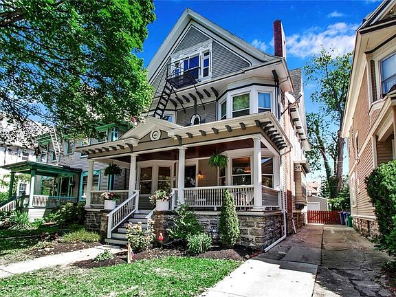 3rd image of 461 Norwood Ave