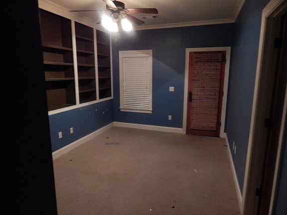 3rd image of 1034 Augusta Dr